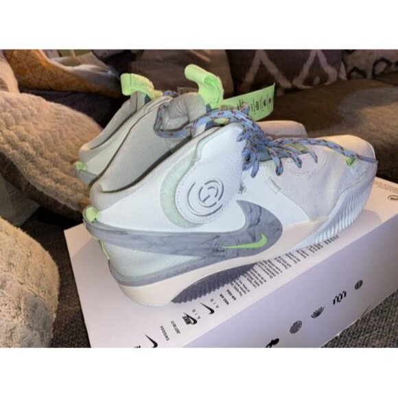 NEW Nike Air Deldon Barely Green DM4096-300 Men\'s Size 10.5 main image 4